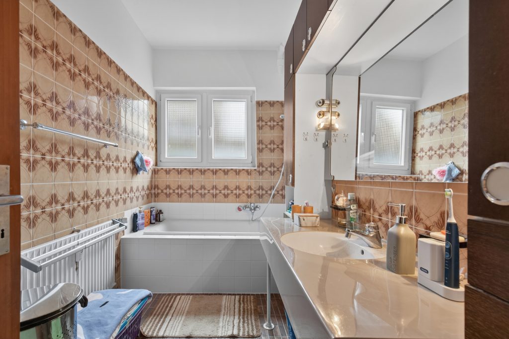 HUST Immobilien GmbH & Co. KG - Immobilienangebot - Ettlingen / Spessart - Häuser - Wohnen & Investieren – Mehrfamilienhaus mit drei Wohneinheiten in Ettlingen-Spessart