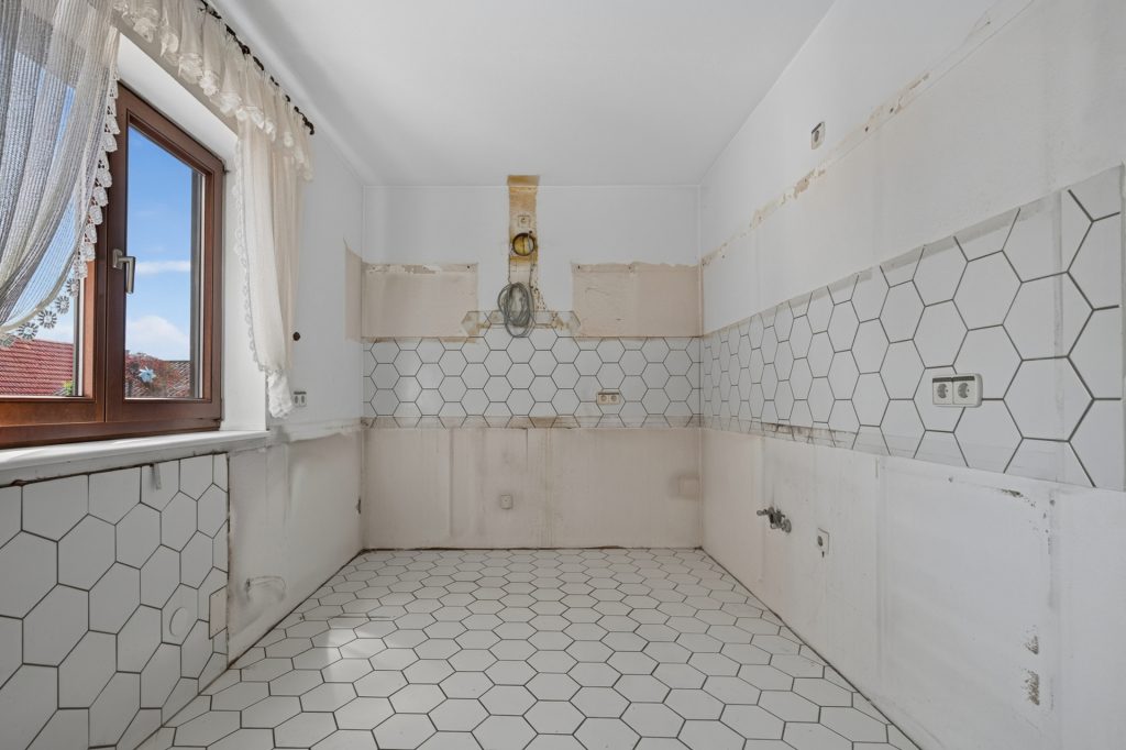 HUST Immobilien GmbH & Co. KG - Immobilienangebot - Ettlingen / Spessart - Häuser - Viel Platz für Ihre Wohnideen – 1–2-Familienhaus in Spessart sucht neue Eigentümer