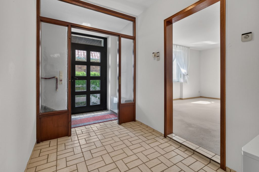 HUST Immobilien GmbH & Co. KG - Immobilienangebot - Ettlingen / Spessart - Häuser - Viel Platz für Ihre Wohnideen – 1–2-Familienhaus in Spessart sucht neue Eigentümer