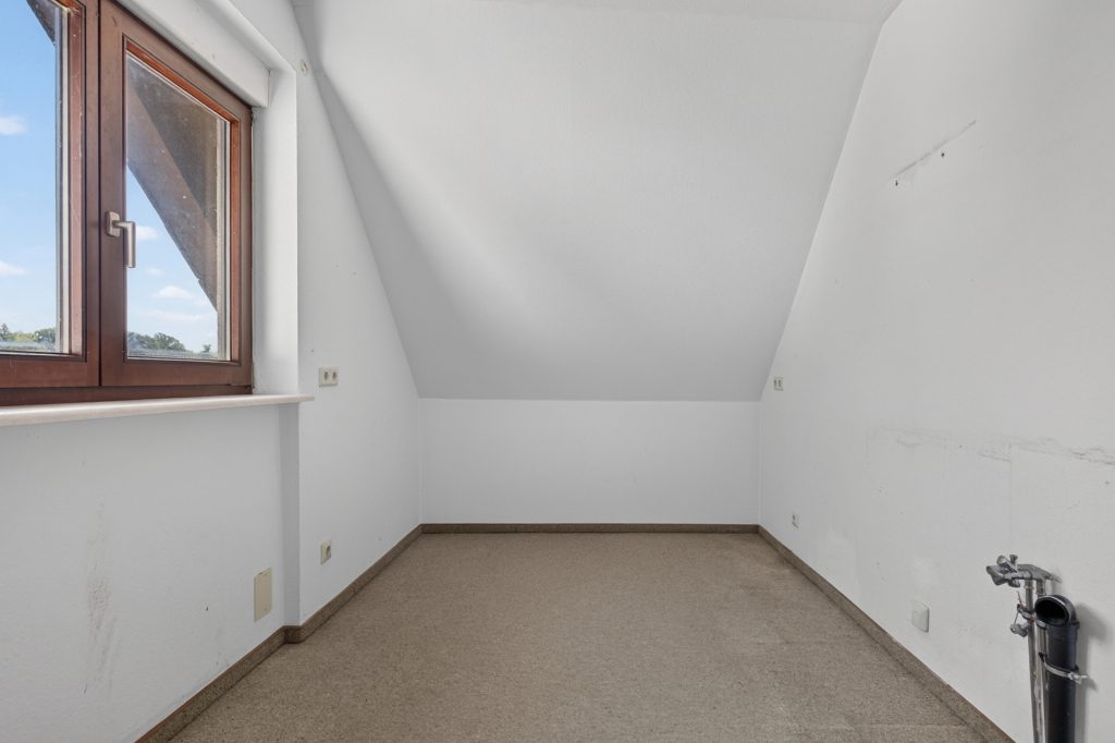 HUST Immobilien GmbH & Co. KG - Immobilienangebot - Ettlingen / Spessart - Häuser - Viel Platz für Ihre Wohnideen – 1–2-Familienhaus in Spessart sucht neue Eigentümer