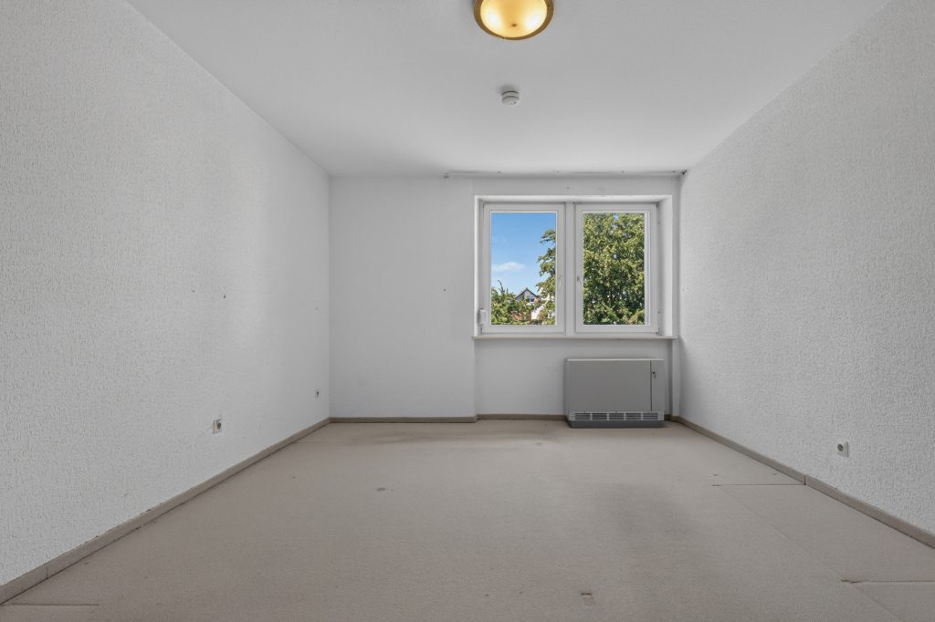 HUST Immobilien GmbH & Co. KG - Immobilienangebot - Ettlingen / Spessart - Häuser - Viel Platz für Ihre Wohnideen – 1–2-Familienhaus in Spessart sucht neue Eigentümer