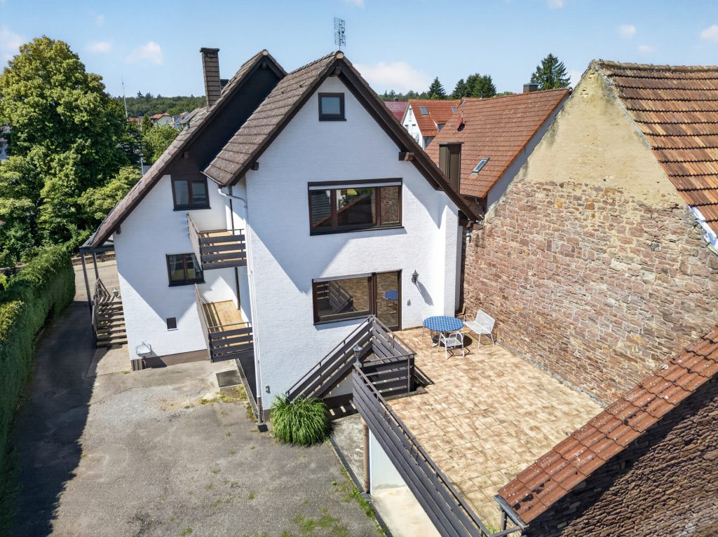 HUST Immobilien GmbH & Co. KG - Immobilienangebot - Ettlingen / Spessart - Häuser - Viel Platz für Ihre Wohnideen – 1–2-Familienhaus in Spessart sucht neue Eigentümer