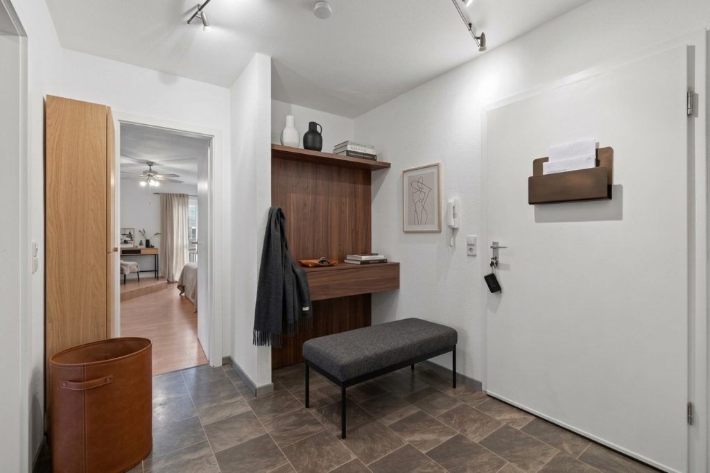 HUST Immobilien GmbH & Co. KG - Immobilienangebot - Waldbronn / Busenbach - Wohnungen - Dachgeschoss mit Charakter – 2-Zimmer-Kapitalanlage mit drei Balkonen & TG-Stellplatz in Waldbronn