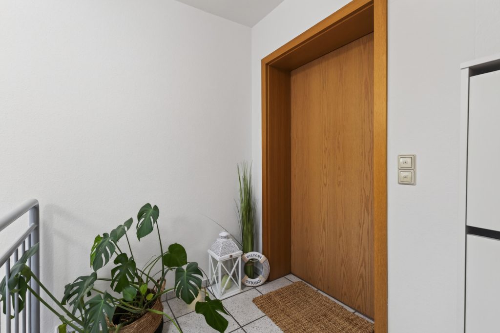 HUST Immobilien GmbH & Co. KG - Immobilienangebot - Waldbronn / Busenbach - Wohnungen - Dachgeschoss mit Charakter – 2-Zimmer-Kapitalanlage mit drei Balkonen & TG-Stellplatz in Waldbronn