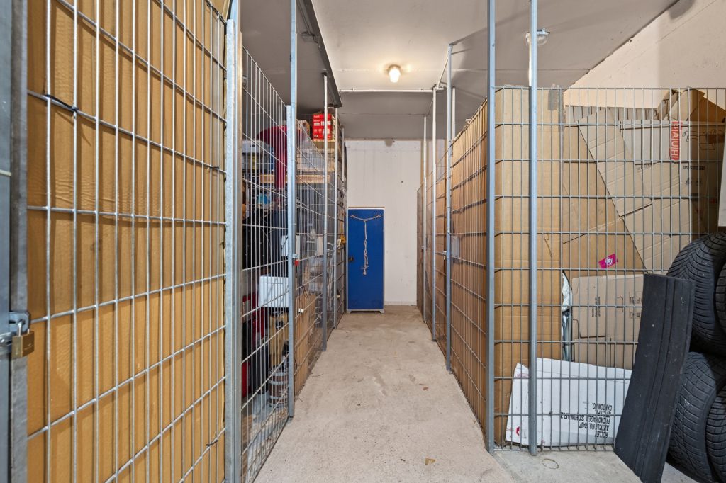 HUST Immobilien GmbH & Co. KG - Immobilienangebot - Waldbronn / Busenbach - Wohnungen - Dachgeschoss mit Charakter – 2-Zimmer-Kapitalanlage mit drei Balkonen & TG-Stellplatz in Waldbronn
