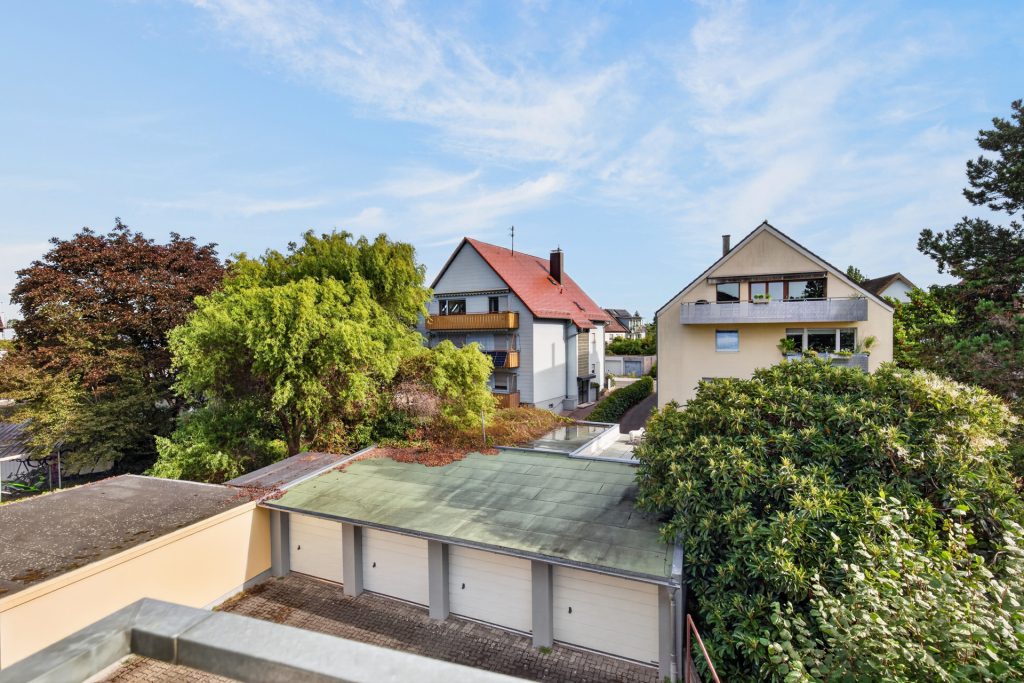 HUST Immobilien GmbH & Co. KG - Immobilienangebot - Karlsruhe - Wohnungen - Charmante, vermietete 3-Zi.-Whg. mit zwei Balkonen und Garage in Weiherfeld
