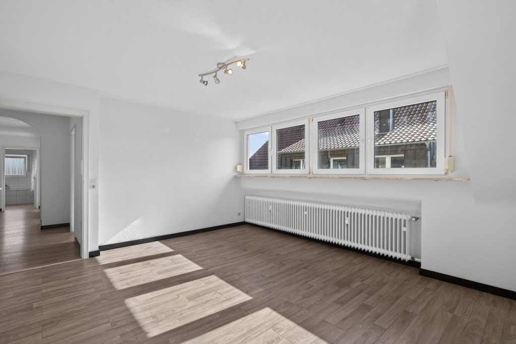 HUST Immobilien GmbH & Co. KG - Immobilienangebot - Karlsruhe - Wohnungen - Ideal für Selbstnutzer und Kapitalanleger - freie 3-Zi.-DG-Whg. mit 2 Balkonen in Weiherfeld