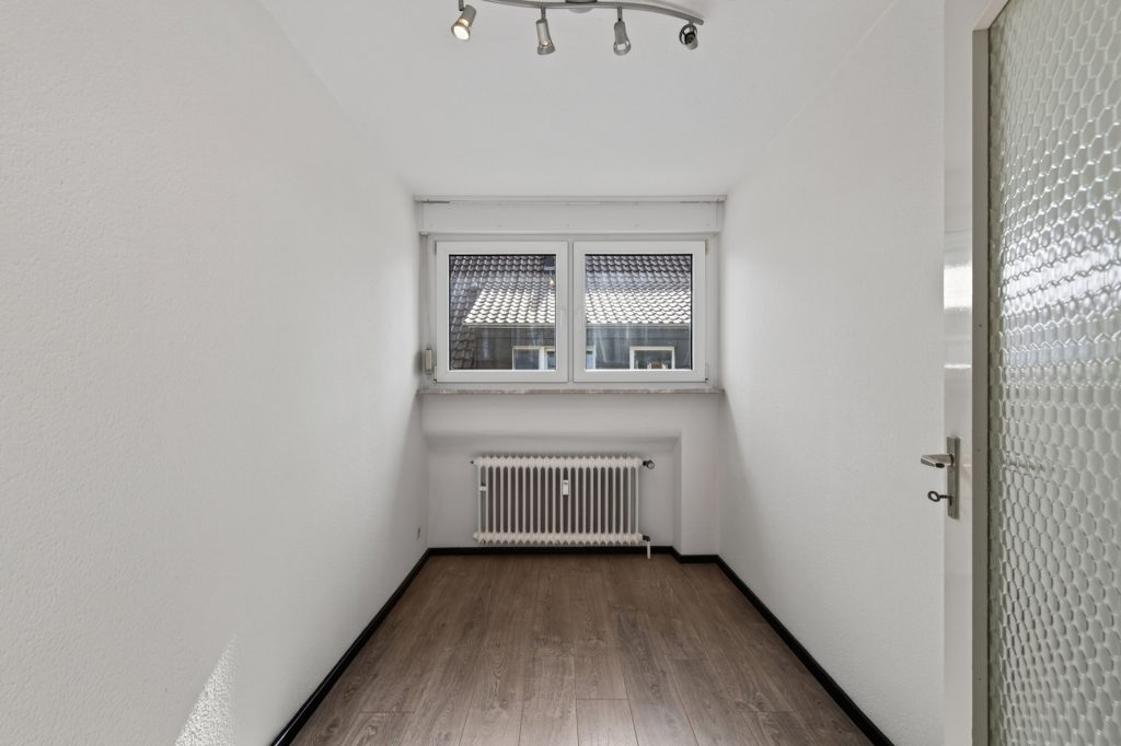 HUST Immobilien GmbH & Co. KG - Immobilienangebot - Karlsruhe - Wohnungen - Ideal für Selbstnutzer und Kapitalanleger - freie 3-Zi.-DG-Whg. mit 2 Balkonen in Weiherfeld