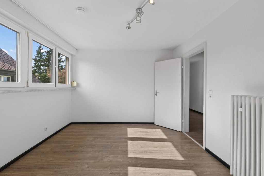 HUST Immobilien GmbH & Co. KG - Immobilienangebot - Karlsruhe - Wohnungen - Ideal für Selbstnutzer und Kapitalanleger - freie 3-Zi.-DG-Whg. mit 2 Balkonen in Weiherfeld