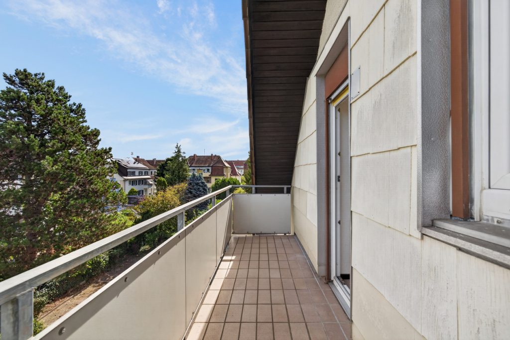 HUST Immobilien GmbH & Co. KG - Immobilienangebot - Karlsruhe - Wohnungen - Ideal für Selbstnutzer und Kapitalanleger - freie 3-Zi.-DG-Whg. mit 2 Balkonen in Weiherfeld