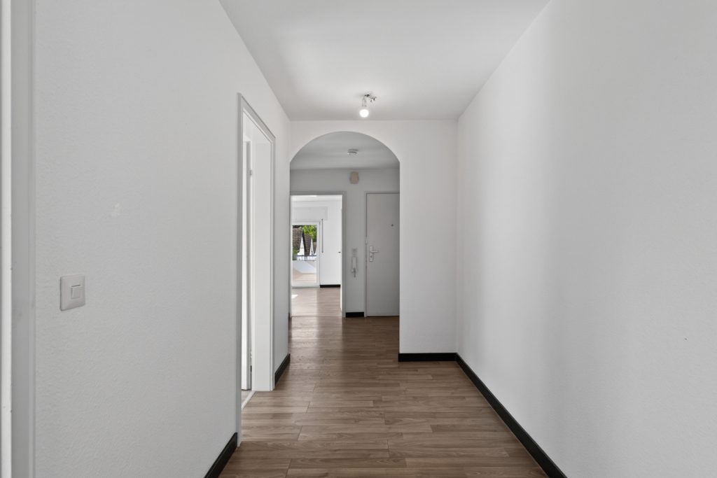 HUST Immobilien GmbH & Co. KG - Immobilienangebot - Karlsruhe - Wohnungen - Ideal für Selbstnutzer und Kapitalanleger - freie 3-Zi.-DG-Whg. mit 2 Balkonen in Weiherfeld