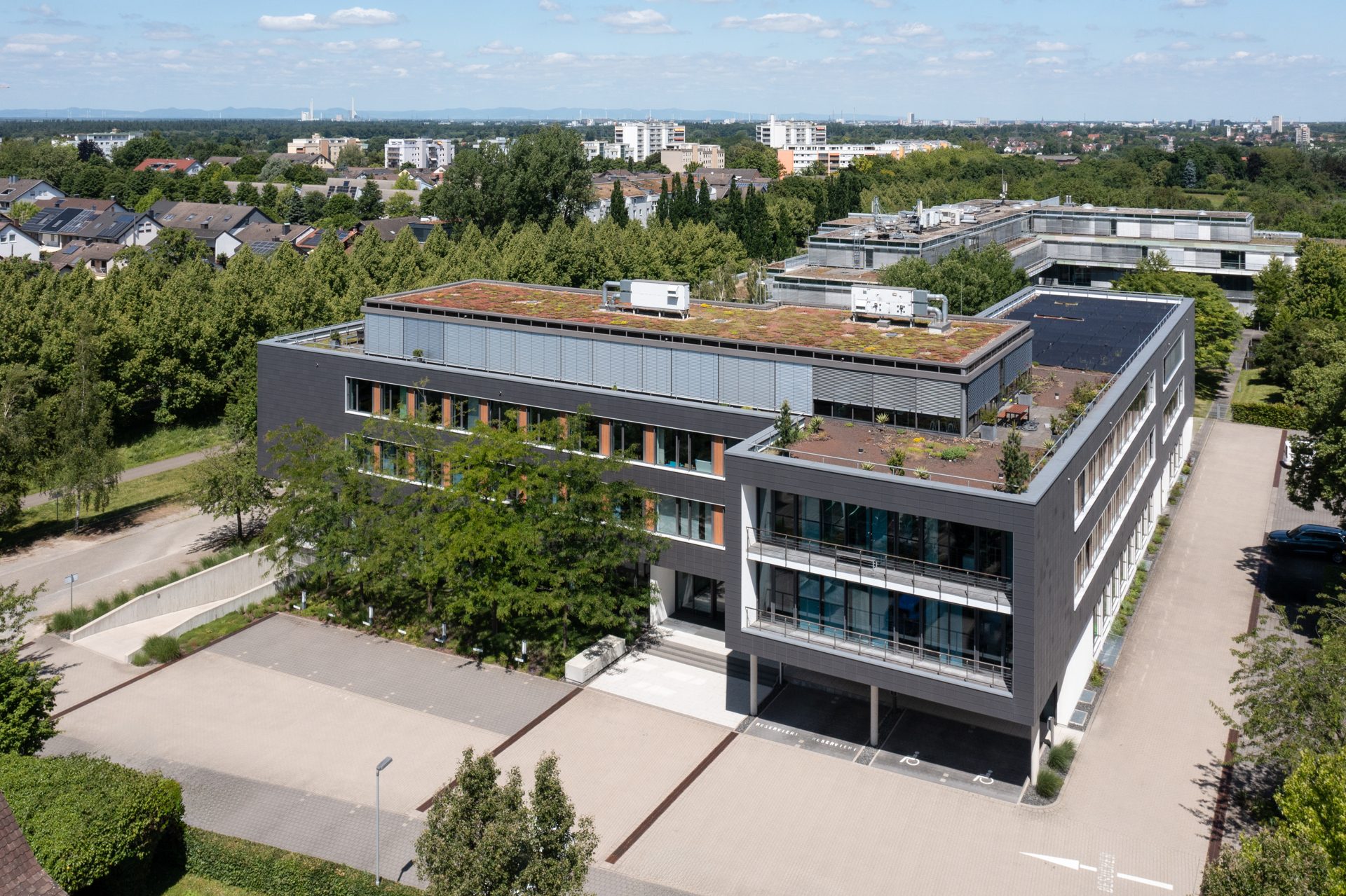 HUST Immobilien GmbH & Co. KG - Immobilienangebot - Ettlingen - Gewerbe - All-inclusive-Büro auf höchstem Niveau nach dem Motto: Ankommen, wo andere ankommen wollen