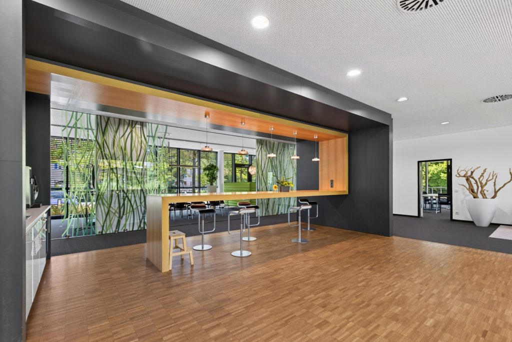 HUST Immobilien GmbH & Co. KG - Immobilienangebot - Ettlingen - Gewerbe - All-inclusive-Büro auf höchstem Niveau nach dem Motto: Ankommen, wo andere ankommen wollen