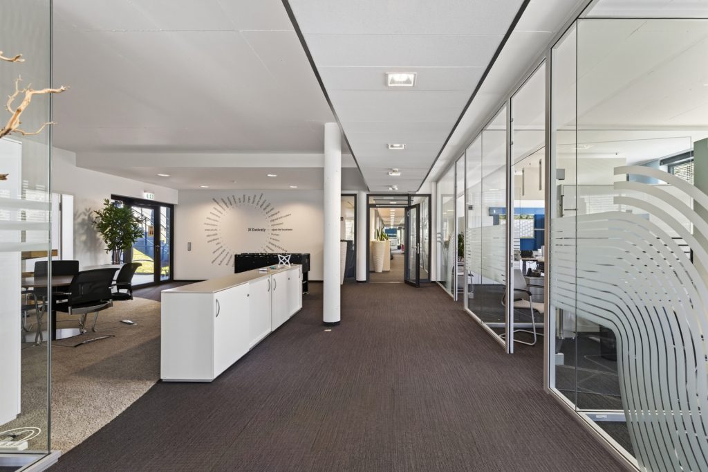 HUST Immobilien GmbH & Co. KG - Immobilienangebot - Ettlingen - Gewerbe - All-inclusive-Büro auf höchstem Niveau nach dem Motto: Ankommen, wo andere ankommen wollen
