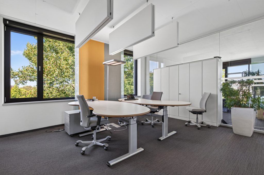 HUST Immobilien GmbH & Co. KG - Immobilienangebot - Ettlingen - Gewerbe - All-inclusive-Büro auf höchstem Niveau nach dem Motto: Ankommen, wo andere ankommen wollen