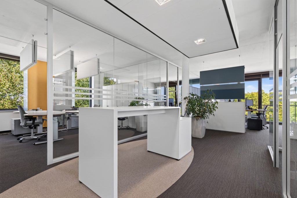 HUST Immobilien GmbH & Co. KG - Immobilienangebot - Ettlingen - Gewerbe - All-inclusive-Büro auf höchstem Niveau nach dem Motto: Ankommen, wo andere ankommen wollen