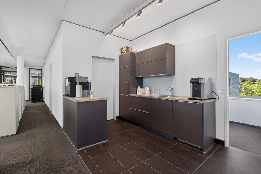HUST Immobilien GmbH & Co. KG - Immobilienangebot - Ettlingen - Gewerbe - All-inclusive-Büro auf höchstem Niveau nach dem Motto: Ankommen, wo andere ankommen wollen