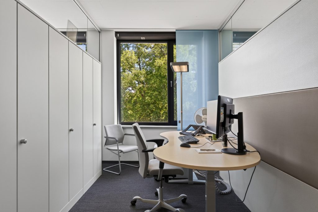 HUST Immobilien GmbH & Co. KG - Immobilienangebot - Ettlingen - Gewerbe - All-inclusive-Büro auf höchstem Niveau nach dem Motto: Ankommen, wo andere ankommen wollen