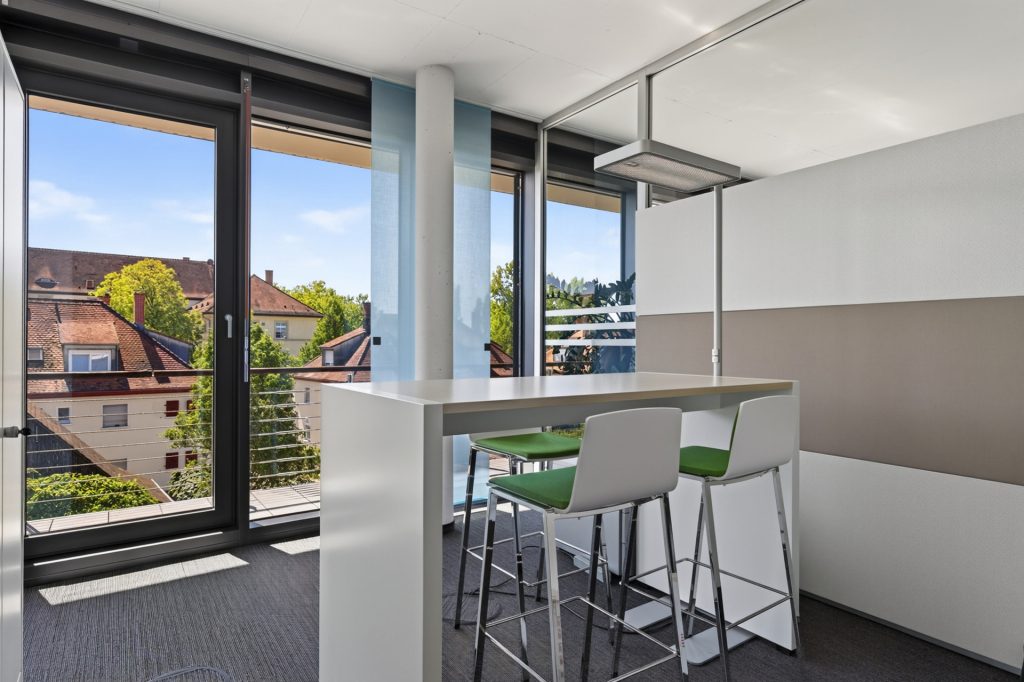 HUST Immobilien GmbH & Co. KG - Immobilienangebot - Ettlingen - Gewerbe - All-inclusive-Büro auf höchstem Niveau nach dem Motto: Ankommen, wo andere ankommen wollen