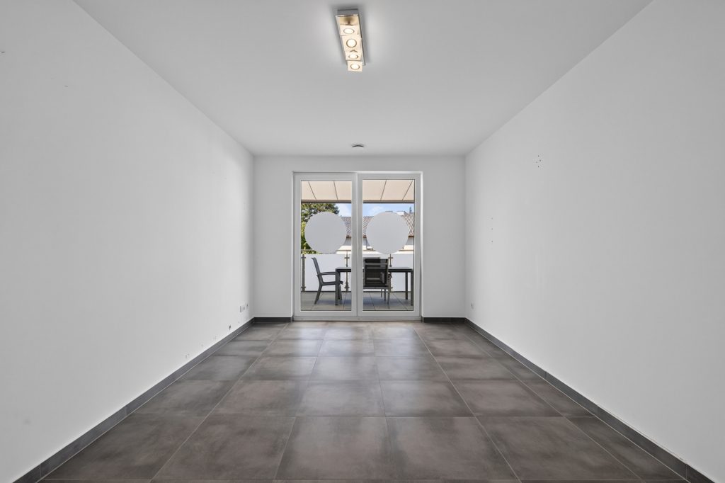 HUST Immobilien GmbH & Co. KG - Immobilienangebot - Niefern-Öschelbronn - Wohnungen - Modernes Penthouse mit schöner Dachterrasse – 159 m² Wohnkomfort mit 4 Zimmern und Weitblick