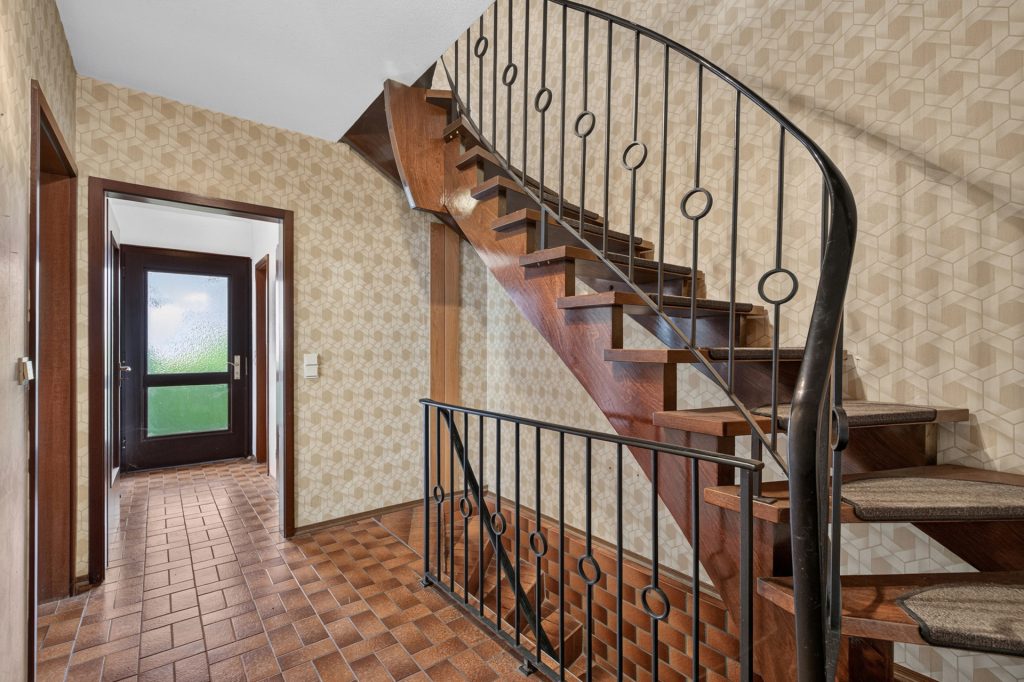 HUST Immobilien GmbH & Co. KG - Immobilienangebot - Karlsruhe / Daxlanden - Häuser - Ihre Handschrift gesucht: Familien-Doppelhaushälfte mit Garten in Karlsruhe-Daxlanden