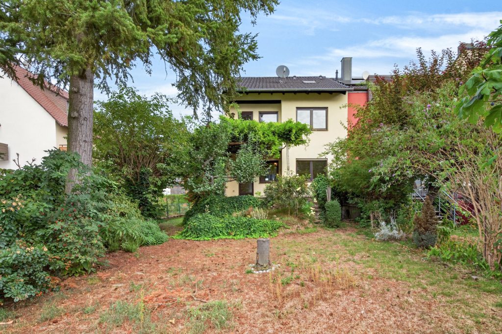 HUST Immobilien GmbH & Co. KG - Immobilienangebot - Karlsruhe / Daxlanden - Häuser - Ihre Handschrift gesucht: Familien-Doppelhaushälfte mit Garten in Karlsruhe-Daxlanden