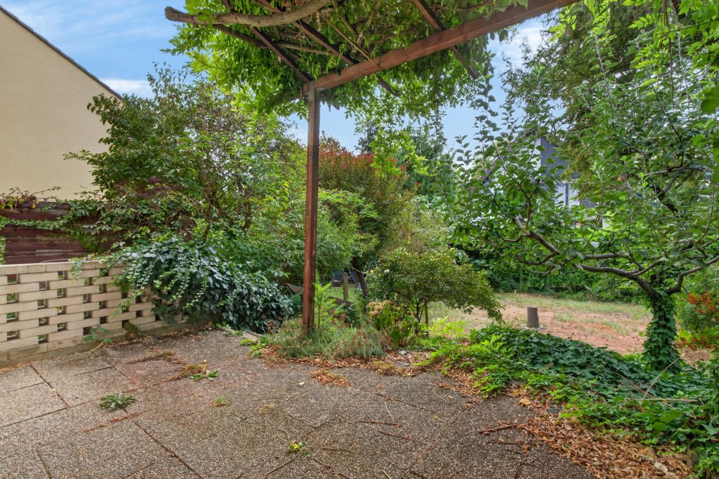 HUST Immobilien GmbH & Co. KG - Immobilienangebot - Karlsruhe / Daxlanden - Häuser - Ihre Handschrift gesucht: Familien-Doppelhaushälfte mit Garten in Karlsruhe-Daxlanden
