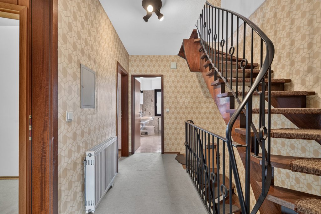 HUST Immobilien GmbH & Co. KG - Immobilienangebot - Karlsruhe / Daxlanden - Häuser - Ihre Handschrift gesucht: Familien-Doppelhaushälfte mit Garten in Karlsruhe-Daxlanden