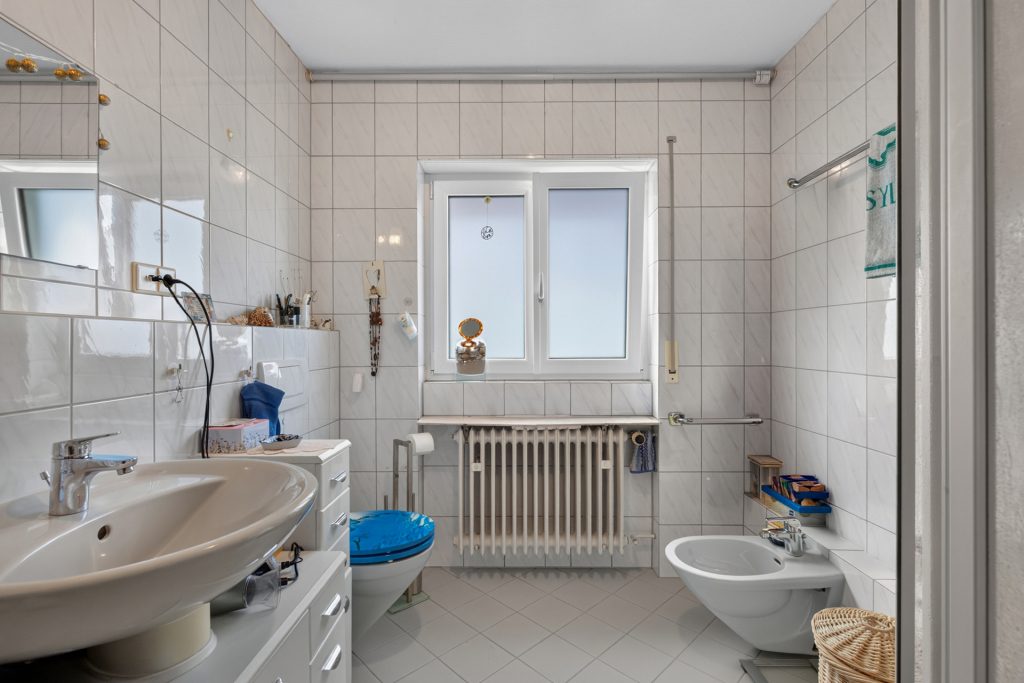 HUST Immobilien GmbH & Co. KG - Immobilienangebot - Stutensee / Büchig - Wohnungen - 3-Zimmer-Wohnung im 1. OG mit Balkon und Stellplatz in Stutensee-Büchig