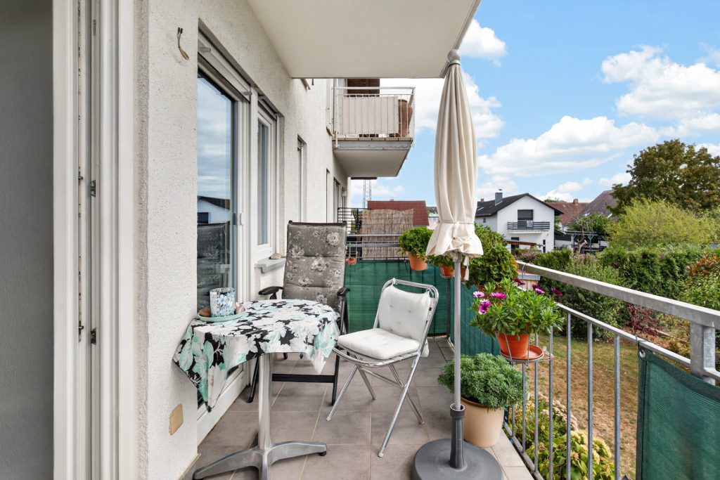 HUST Immobilien GmbH & Co. KG - Immobilienangebot - Stutensee / Büchig - Wohnungen - 3-Zimmer-Wohnung im 1. OG mit Balkon und Stellplatz in Stutensee-Büchig