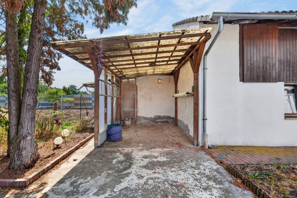 HUST Immobilien GmbH & Co. KG - Immobilienangebot - Oberhausen-Rheinhausen - Häuser - Viel Raum zum Leben und Gestalten – Ein-Zweifamilienhaus mit großem Garten in Oberhausen-Rheinhausen