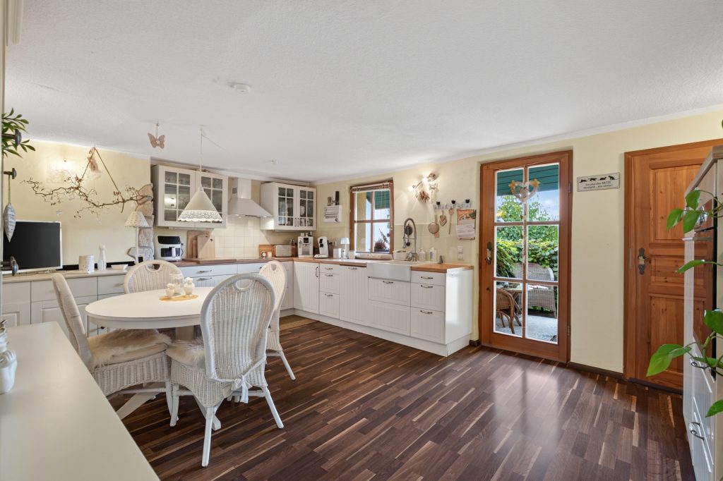 HUST Immobilien GmbH & Co. KG - Immobilienangebot - Straubenhardt / Ottenhausen - Häuser - Zeitloser Charme, neu entdeckt – Ihr Zuhause mit Geschichte in Ottenhausen