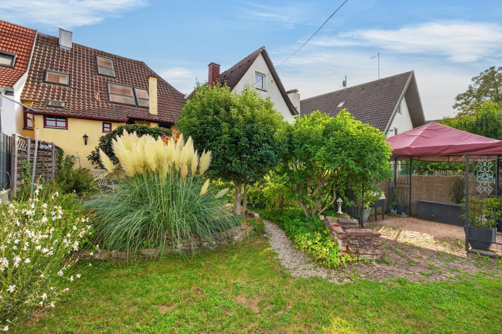 HUST Immobilien GmbH & Co. KG - Immobilienangebot - Straubenhardt / Ottenhausen - Häuser - Zeitloser Charme, neu entdeckt – Ihr Zuhause mit Geschichte in Ottenhausen