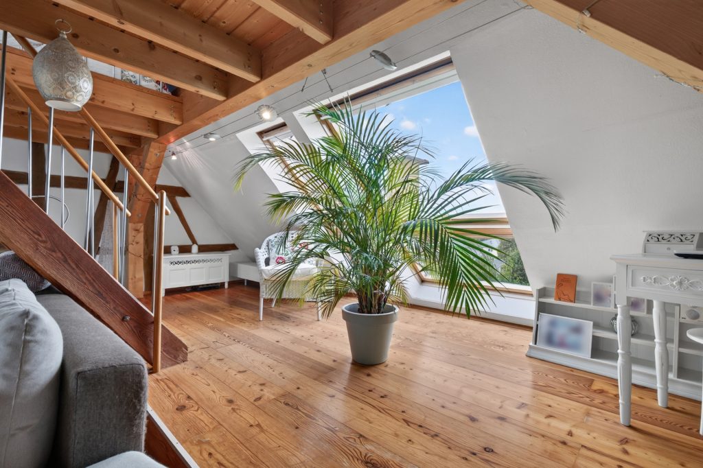 HUST Immobilien GmbH & Co. KG - Immobilienangebot - Straubenhardt / Ottenhausen - Häuser - Zeitloser Charme, neu entdeckt – Ihr Zuhause mit Geschichte in Ottenhausen
