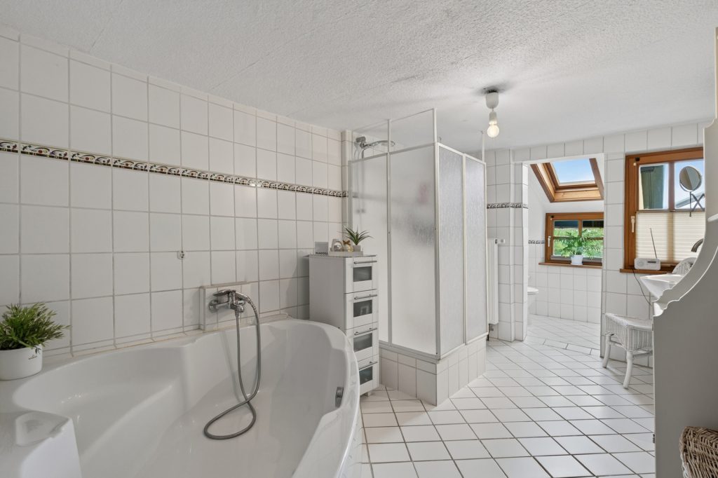 HUST Immobilien GmbH & Co. KG - Immobilienangebot - Straubenhardt / Ottenhausen - Häuser - Zeitloser Charme, neu entdeckt – Ihr Zuhause mit Geschichte in Ottenhausen