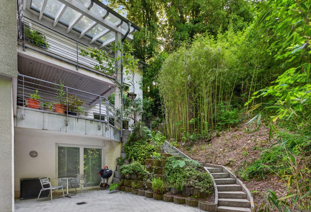 HUST Immobilien GmbH & Co. KG - Immobilienangebot - Karlsruhe / Durlach - Häuser - Grüne Oase in Karlsruhe-Durlach: Platz für Familie, Homeoffice und Mieteinnahmen