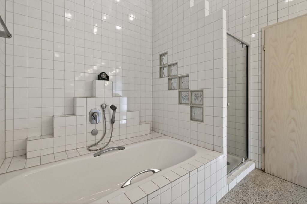 HUST Immobilien GmbH & Co. KG - Immobilienangebot - Karlsruhe / Durlach - Häuser - Grüne Oase in Karlsruhe-Durlach: Platz für Familie, Homeoffice und Mieteinnahmen