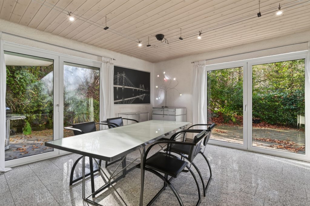 HUST Immobilien GmbH & Co. KG - Immobilienangebot - Karlsruhe / Durlach - Häuser - Grüne Oase in Karlsruhe-Durlach: Platz für Familie, Homeoffice und Mieteinnahmen