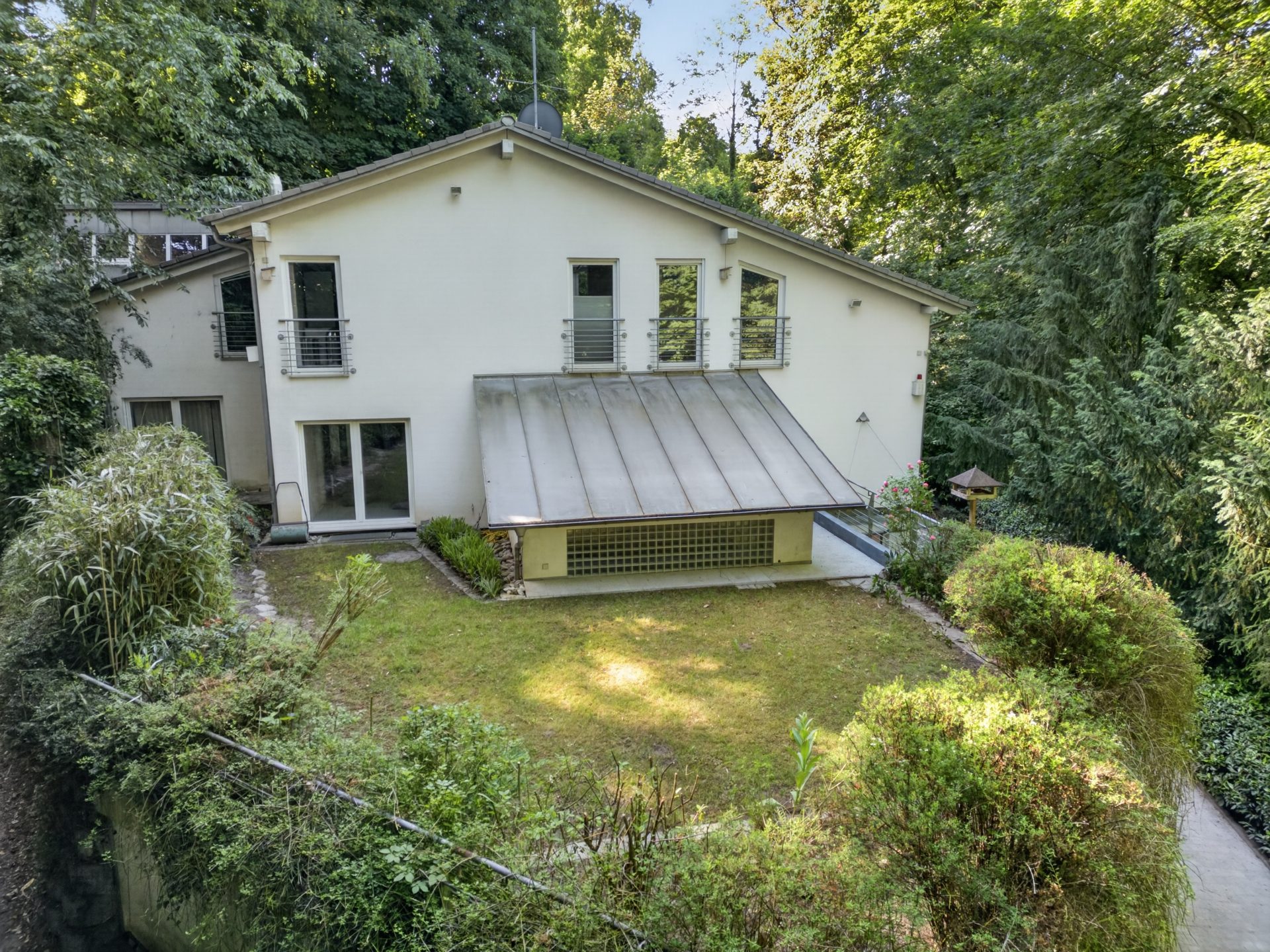 HUST Immobilien GmbH & Co. KG - Immobilienangebot - Karlsruhe / Durlach - Häuser - Grüne Oase in Karlsruhe-Durlach: Platz für Familie, Homeoffice und Mieteinnahmen