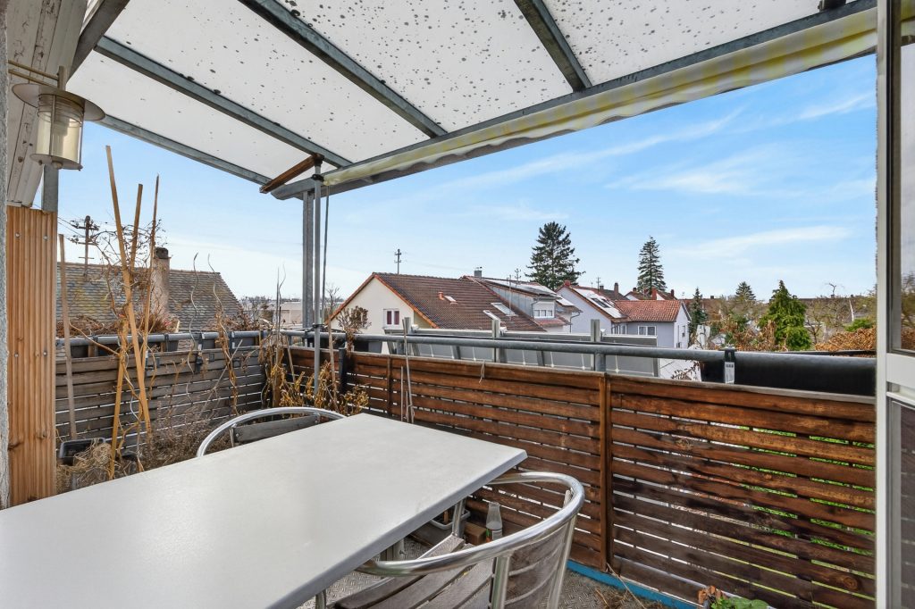HUST Immobilien GmbH & Co. KG - Immobilienangebot - Karlsruhe / Neureut - Häuser - 4,79 % Rendite: vollvermietetes Mehrfamilienhaus mit 8 Wohnungen und 4 Garagen in Karlsruhe-Neureut