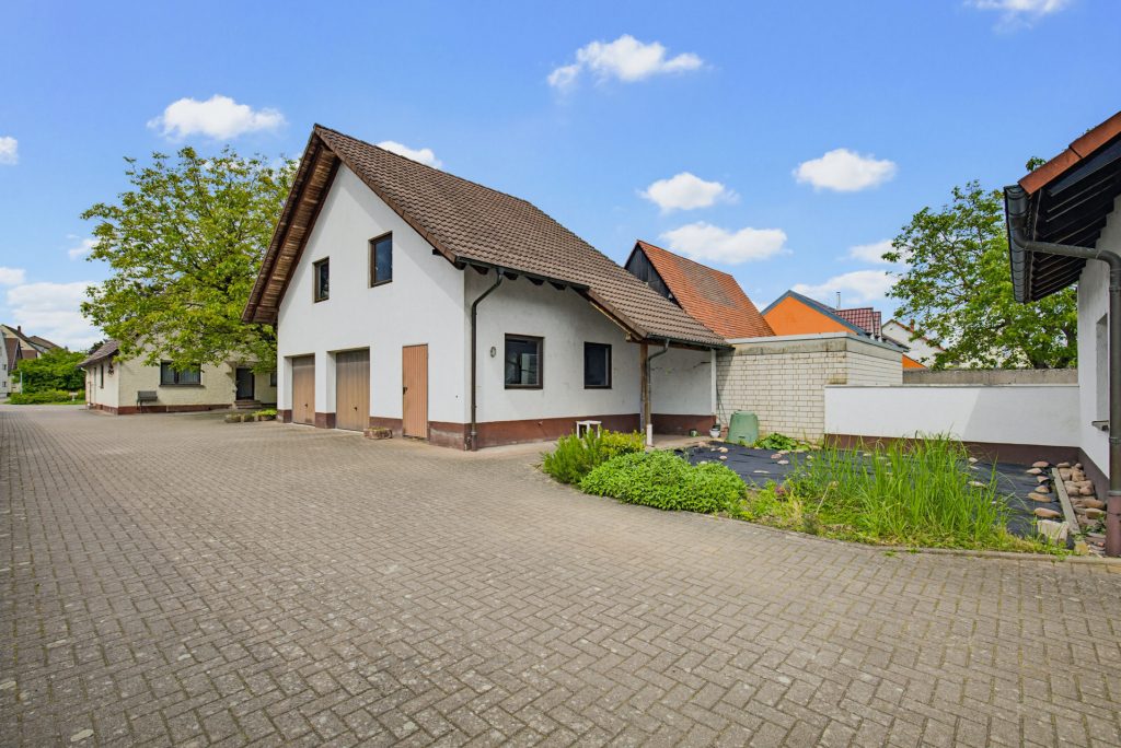 HUST Immobilien GmbH & Co. KG - Immobilienangebot - Stutensee / Friedrichstal - Häuser - Charaktervolles Haus mit Geschichte und viel Potenzial in Stutensee-Friedrichstal