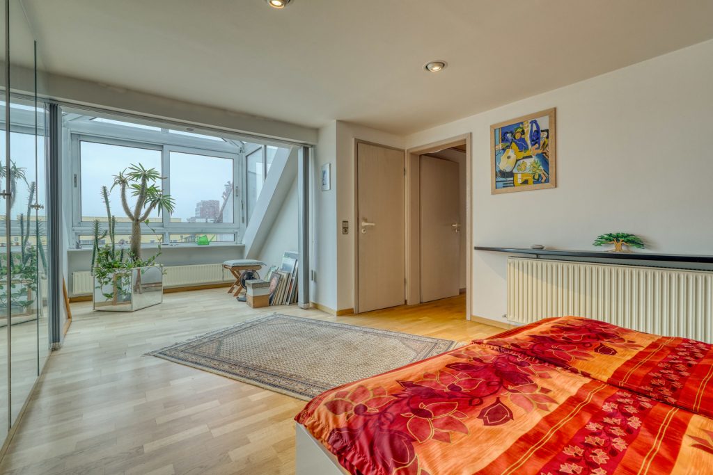 HUST Immobilien GmbH & Co. KG - Immobilienangebot - Karlsruhe / Südweststadt - Wohnungen - Maisonette-Wohnung mit tollem Raumgefühl und Potenzial in der Südweststadt - ab sofort bezugsfähig!
