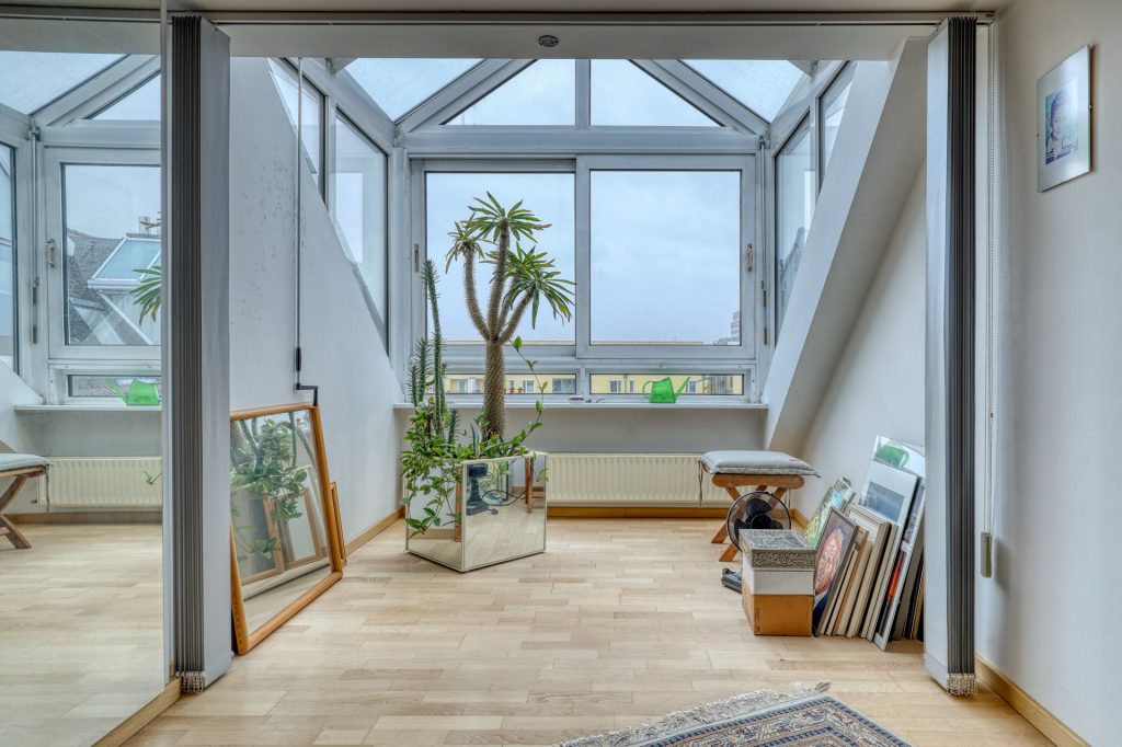 HUST Immobilien GmbH & Co. KG - Immobilienangebot - Karlsruhe / Südweststadt - Wohnungen - Maisonette-Wohnung mit tollem Raumgefühl und Potenzial in der Südweststadt - ab sofort bezugsfähig!