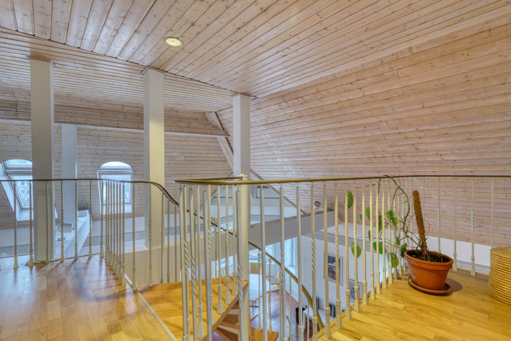 HUST Immobilien GmbH & Co. KG - Immobilienangebot - Karlsruhe / Südweststadt - Wohnungen - Maisonette-Wohnung mit tollem Raumgefühl und Potenzial in der Südweststadt - ab sofort bezugsfähig!