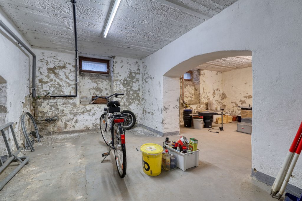 HUST Immobilien GmbH & Co. KG - Immobilienangebot - Karlsruhe / Südweststadt - Wohnungen - Maisonette-Wohnung mit tollem Raumgefühl und Potenzial in der Südweststadt - ab sofort bezugsfähig!