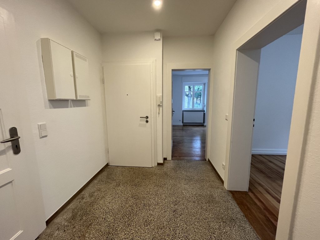 HUST Immobilien GmbH & Co. KG - Immobilienangebot - Karlsruhe - Wohnungen - Ihr neues Zuhause in der Oststadt – sanierte 3-Zimmer-Altbauwohnung mit Loggia