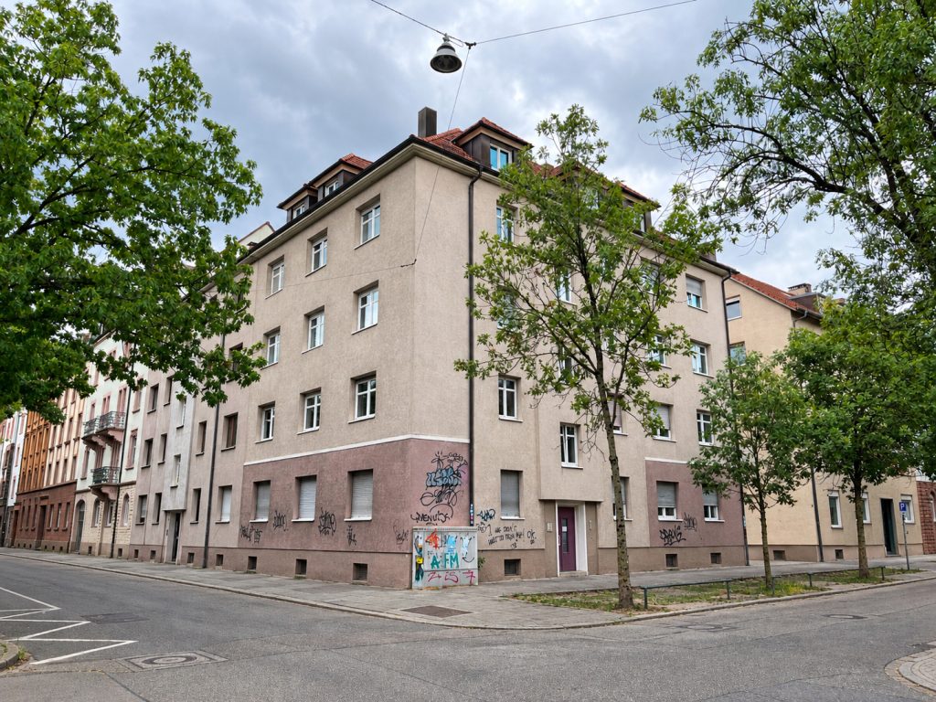 HUST Immobilien GmbH & Co. KG - Immobilienangebot - Karlsruhe - Wohnungen - Ihr neues Zuhause in der Oststadt – sanierte 3-Zimmer-Altbauwohnung mit Loggia