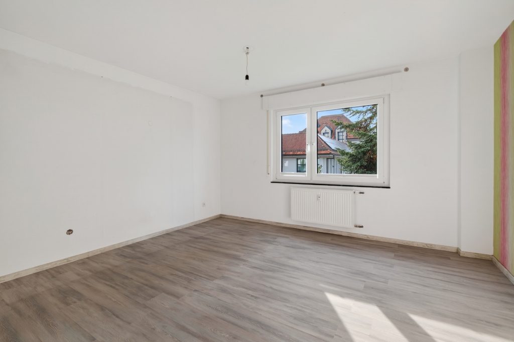HUST Immobilien GmbH & Co. KG - Immobilienangebot - Muggensturm - Wohnungen - Einziehen und wohlfühlen: Ruhige Erdgeschosswohnung mit Gartenanteil und Garage in Muggensturm