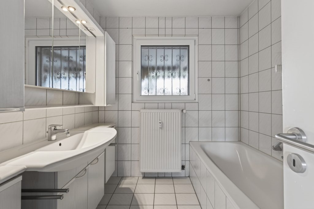 HUST Immobilien GmbH & Co. KG - Immobilienangebot - Muggensturm - Wohnungen - Einziehen und wohlfühlen: Ruhige Erdgeschosswohnung mit Gartenanteil und Garage in Muggensturm