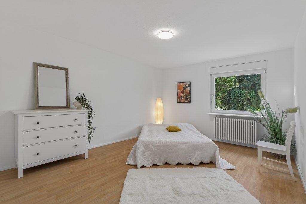 HUST Immobilien GmbH & Co. KG - Immobilienangebot - Karlsruhe / Durlach - Häuser - Einfamilienhaus mit separater, großer Einliegerwohnung im Grünen in Durlach